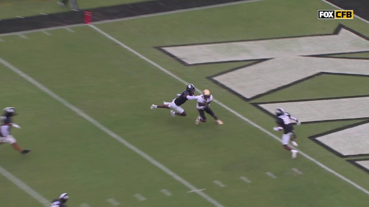 Shedeur Sanders throws a DIME to Travis Hunter on a 23-yard throw as Colorado strikes first vs. UCF