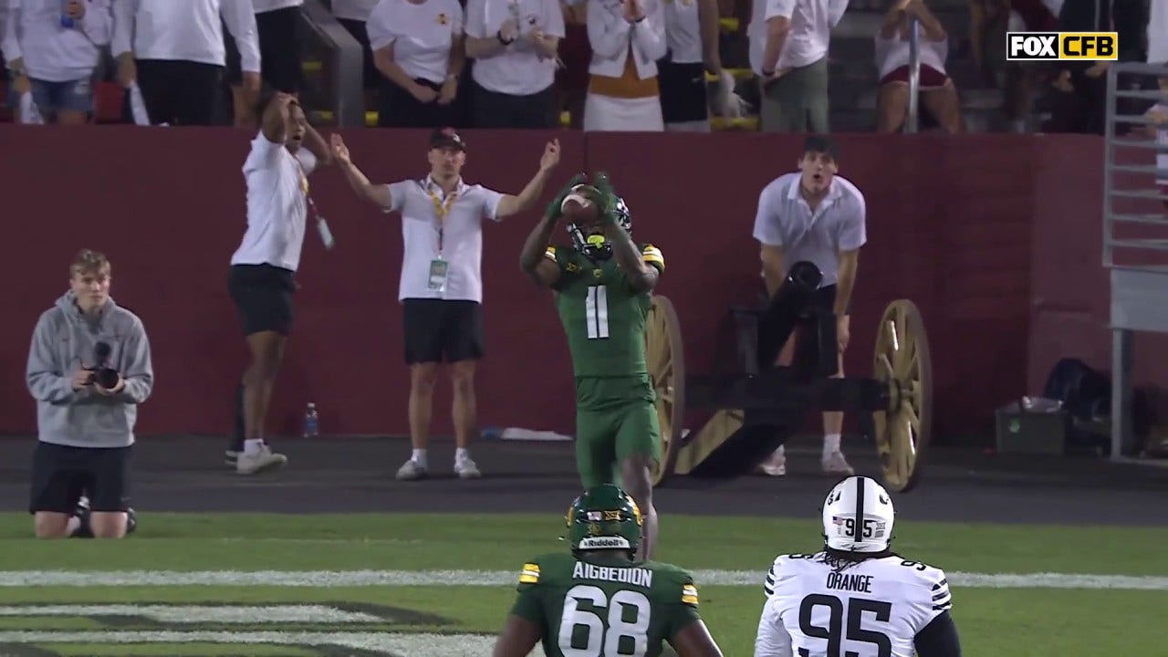 Sawyer Robertson links up with Ketron Jackson Jr. for a 25-yard TD, giving Baylor the lead over Iowa State