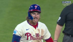 Bryson Stott triples to score two runs, giving the Phillies the lead against the Mets