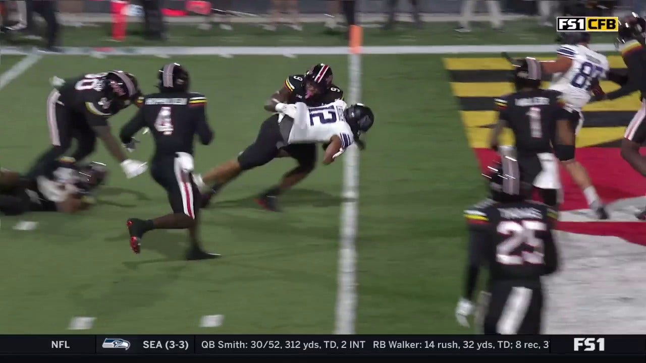 Jack Lausch keeps it and runs nine yards for a touchdown, giving Northwestern early lead vs. Maryland