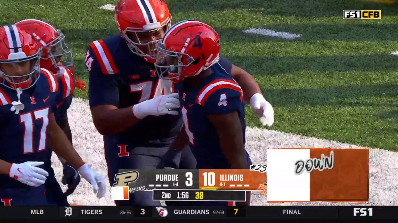 Luke Altmyer finds Zakhari Franklin for an eight-yard TD to extend Illinois' lead to 17-3 vs. Purdue