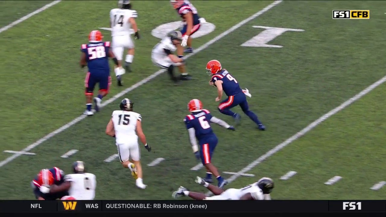 Luke Altmyer scrambles for a 13-yard TD, extending Illinois' lead over Purdue