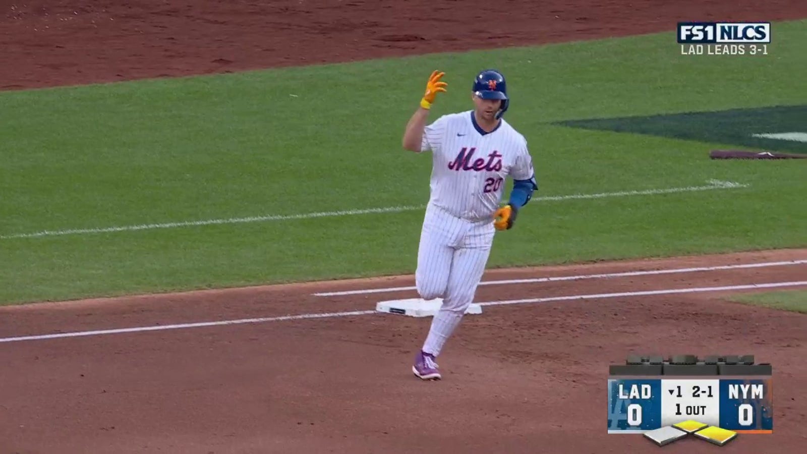 Pete Alonso crushes a three-run home run, giving Mets early lead