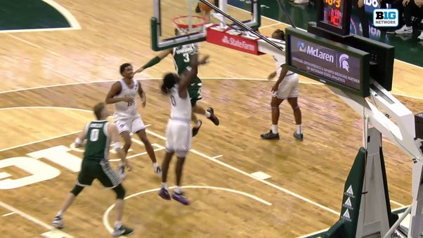 Michigan State's Jaden Akins throws down a MASSIVE poster vs. Niagara