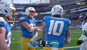 Justin Herbert rushes for a TOUGH TD to give Chargers a 13-7 lead over Titans