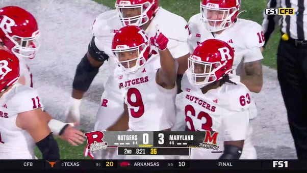 Ian Strong secures 12-yard touchdown to give Rutgers 7-3 lead over Maryland