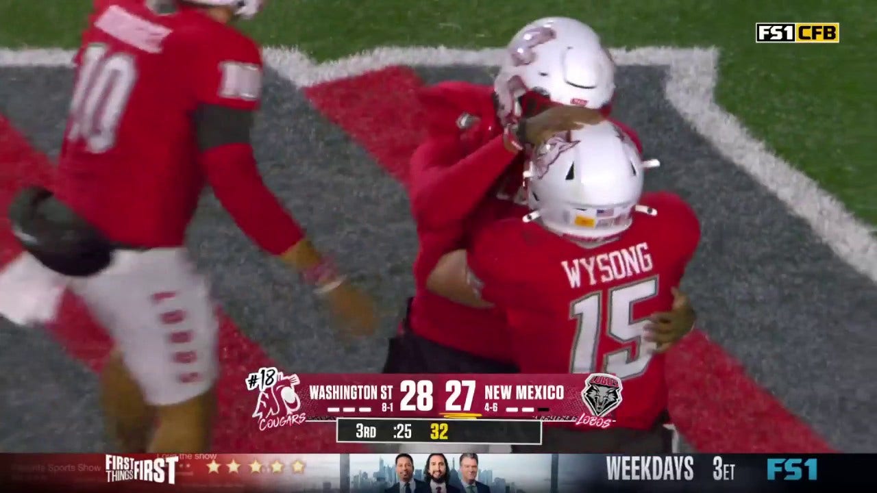 New Mexico's Eli Sanders takes it 26 yards for a game-tying rushing touchdown against Washington State