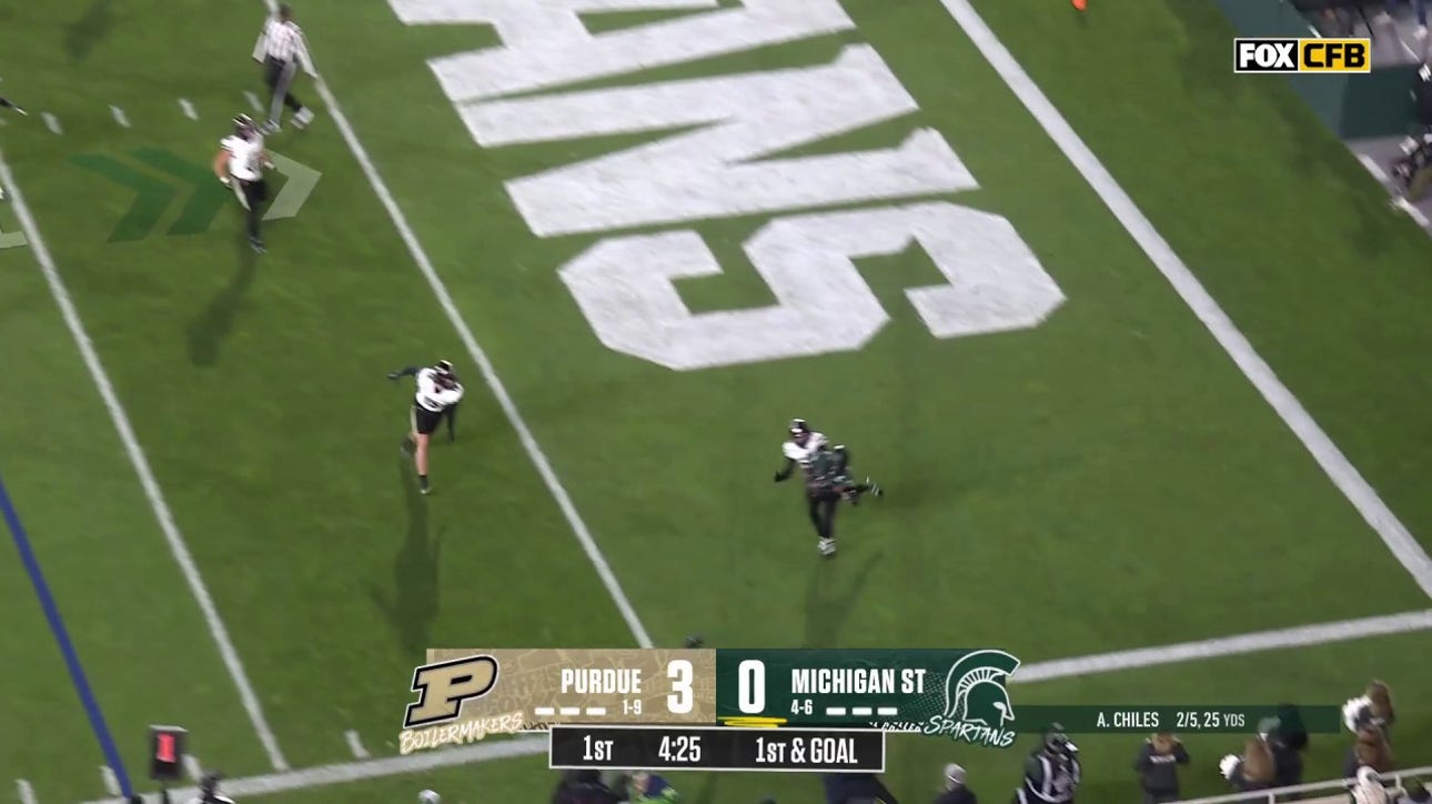 Aidan Chiles connects with Montorie Foster for a 7-yard TD, giving Michigan State the lead over Purdue