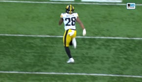 Kamari Moulton rushes for an UNREAL 68-yard TD, extending Iowa's lead over Maryland