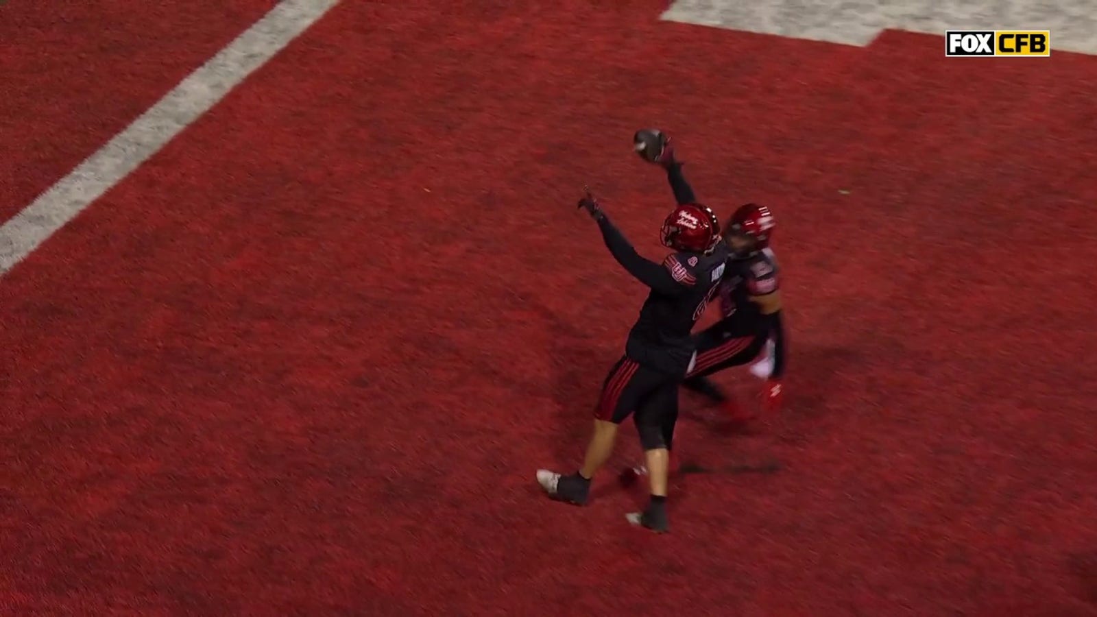 Lander Barton's 84-yard PICK SIX helps Utah grab a 10-7 lead over Iowa State