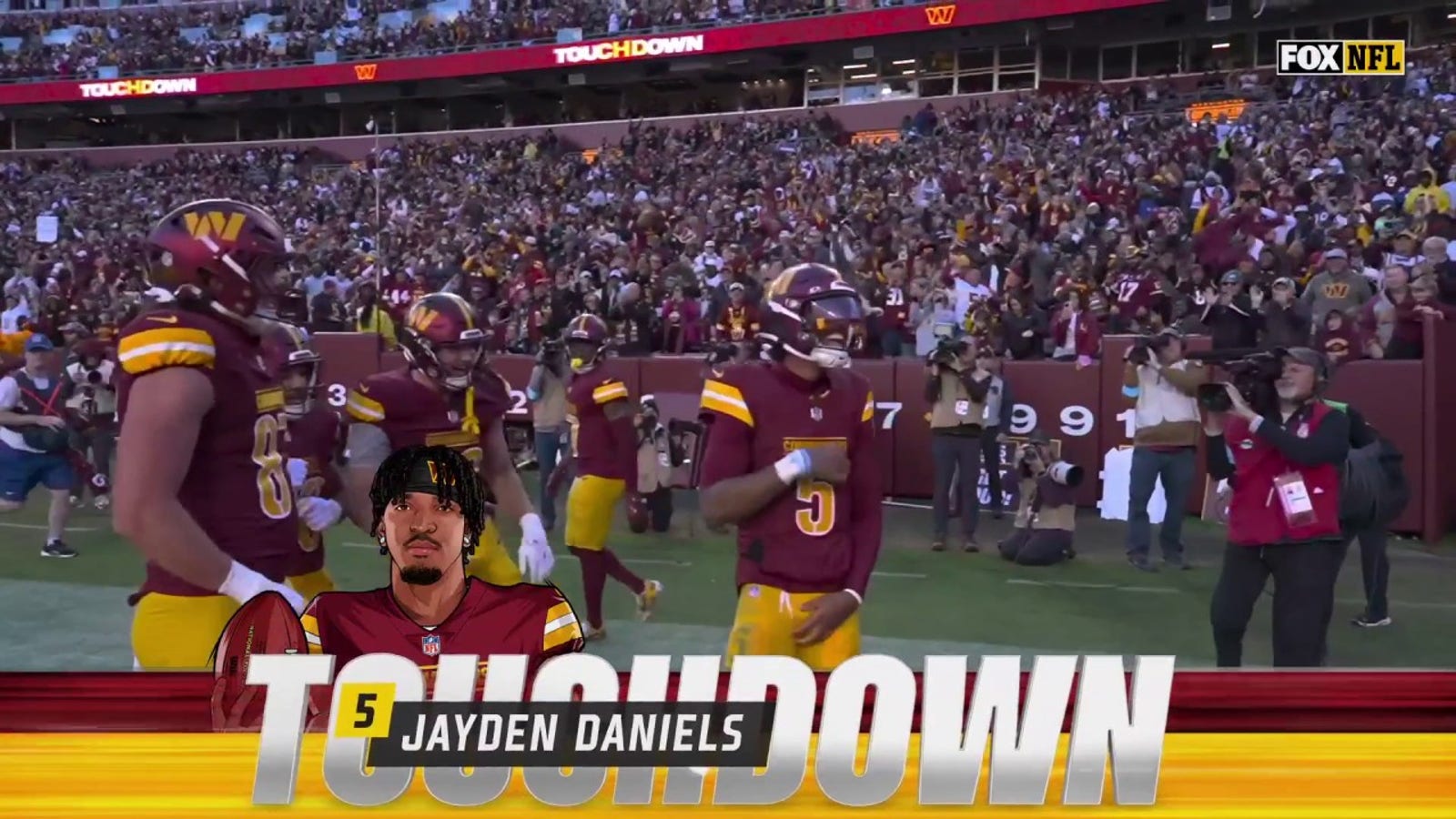 Jayden Daniels rushes for a 17-yard TD to give Commanders the lead over Cowboys