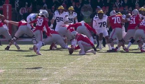 Jayden Fielding MISSES 38-yard field goal attempt as Michigan holds on to 7-3 lead vs. Ohio State 