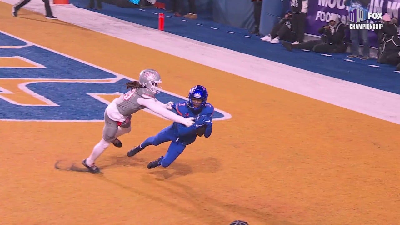 Boise State's Latrell Caples snags 22-yard touchdown catch to take an early 7-0 lead over UNLV