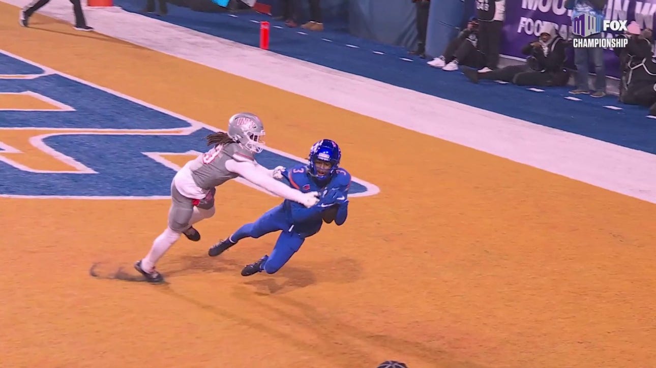 Boise State's Latrell Caples snags 22-yard touchdown catch to take an early 7-0 lead over UNLV