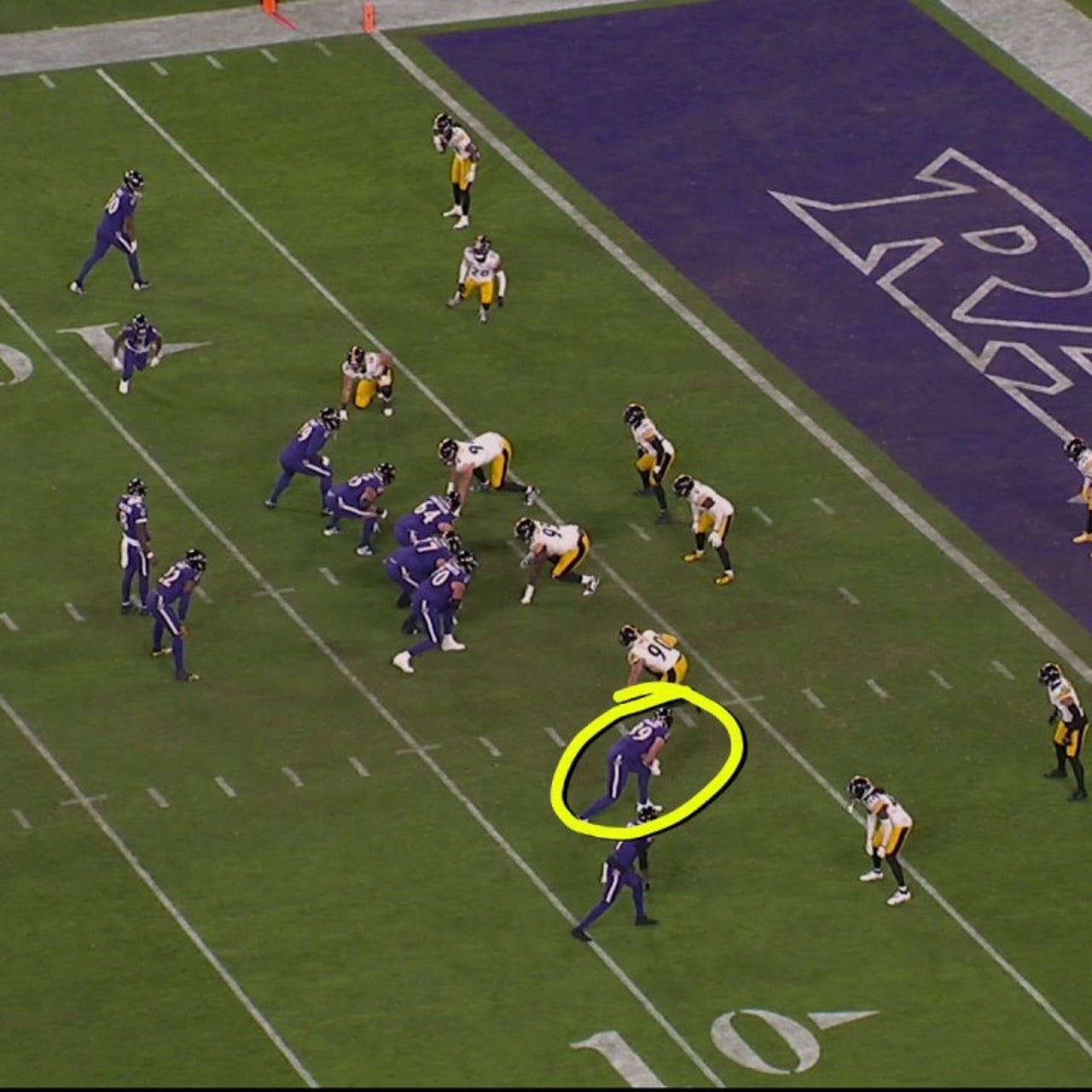 Derrick Henry Dominates in Ravens Victory Over Steelers with Powerful Runs