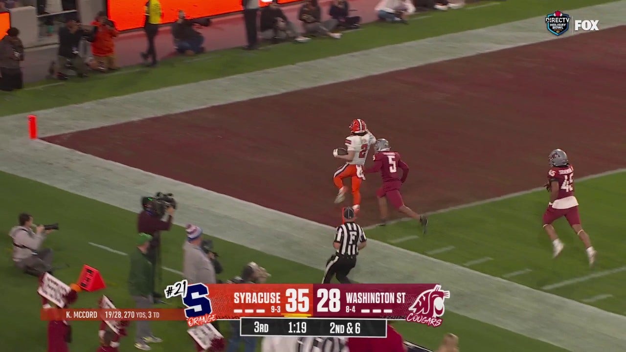 Kyle McCord connects with Trebor Pena on a 45-yard touchdown pass, extending Syracuse's lead over Washington State