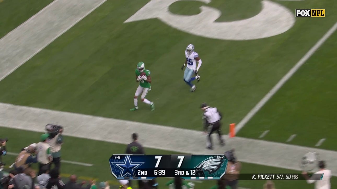 Kenny Pickett finds DeVonta Smith for a 22-yard TD giving Eagles a 14-7 lead over Cowboys