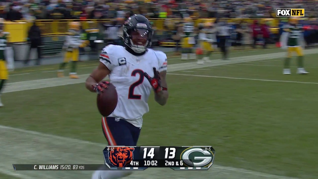 Bears' Caleb Williams connects with DJ Moore for a 32 yard touchdown vs. Packers | NFL Highlights