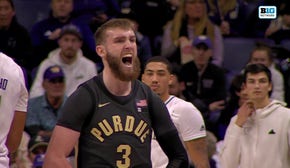 Purdue's Braden Smith drops off an AMAZING assist to Trey Kaufman-Renn for an easy layup vs. Washington