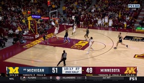 Minnesota caps off 10-0 run against Michigan to even the score following Dawson Garcia's fast break bucket