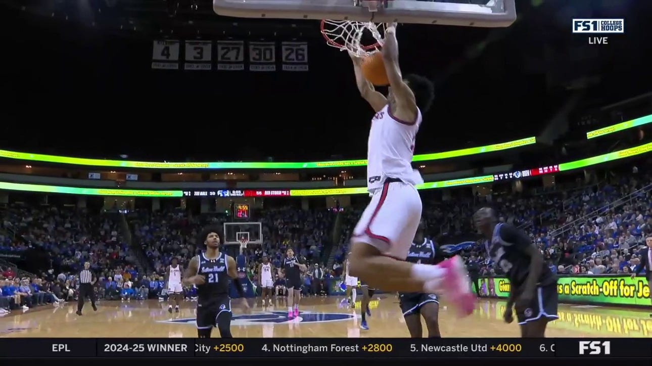 St. John's RJ Luis Jr. throws down SHOWTIME alley-oop to extend lead over Seton Hall