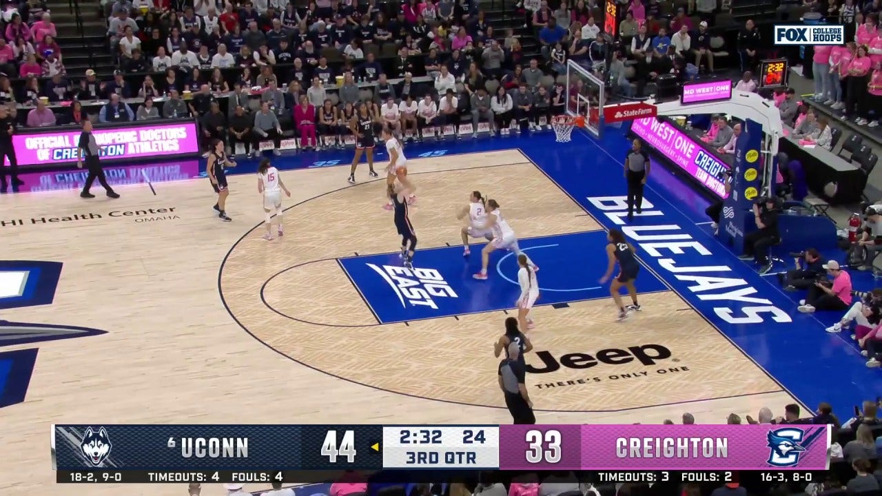 Paige Bueckers makes step back jumper to extend UConn's lead against Creighton