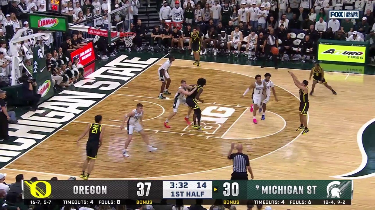 Oregon's Jackson Shelstad makes step-back 3-pointer to take double-digit lead against MSU