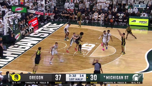 Oregon's Jackson Shelstad makes step-back 3-pointer to take double-digit lead against MSU