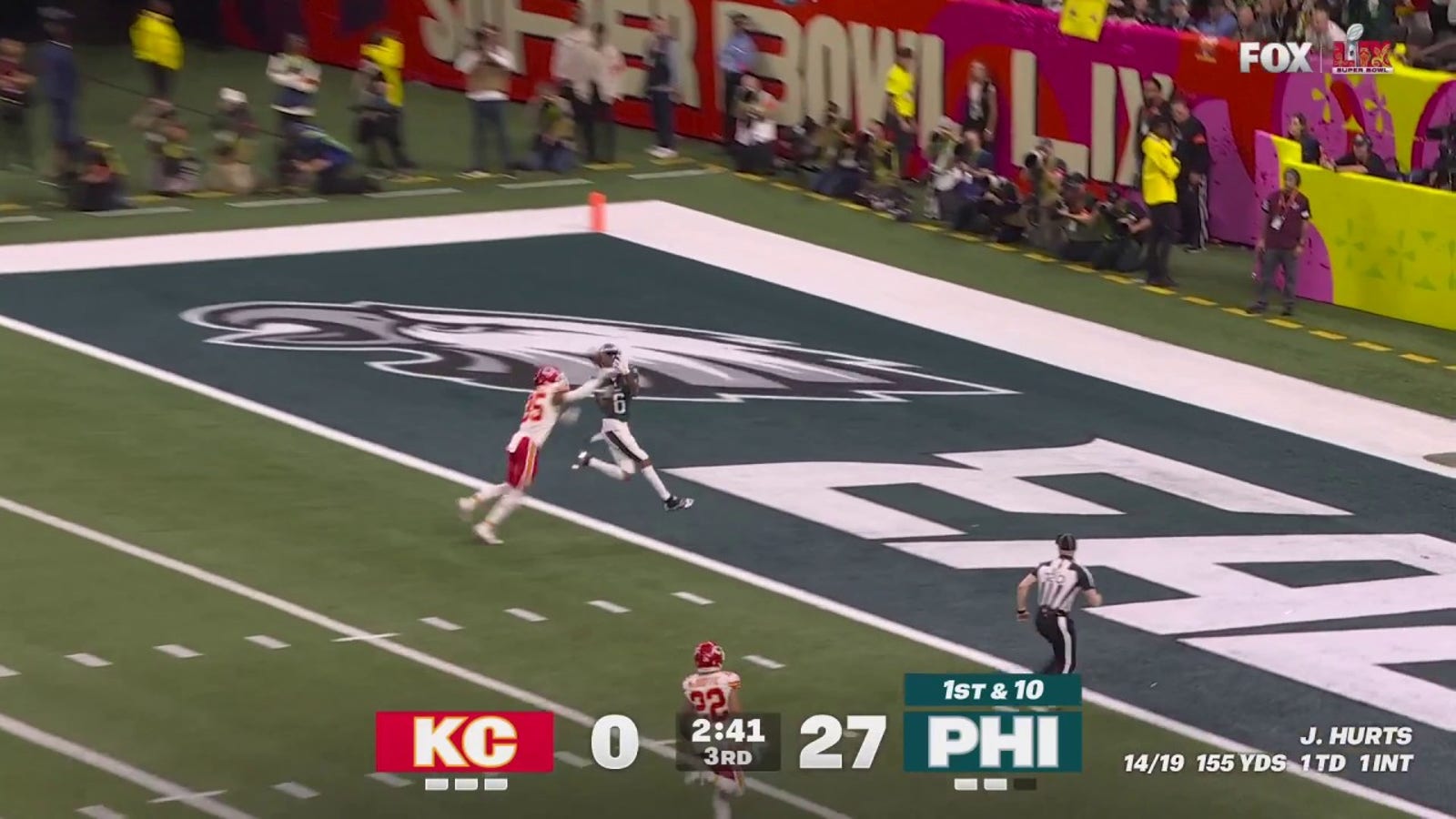 Jalen Hurts terhubung dengan Devonta Smith untuk TD 46 yard, memperpanjang keunggulan Eagles vs. Chiefs di Super Bowl Lix | Sorotan NFL