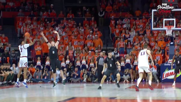 Illinois' Will Riley sinks deep 3-pointer to extend lead against MSU