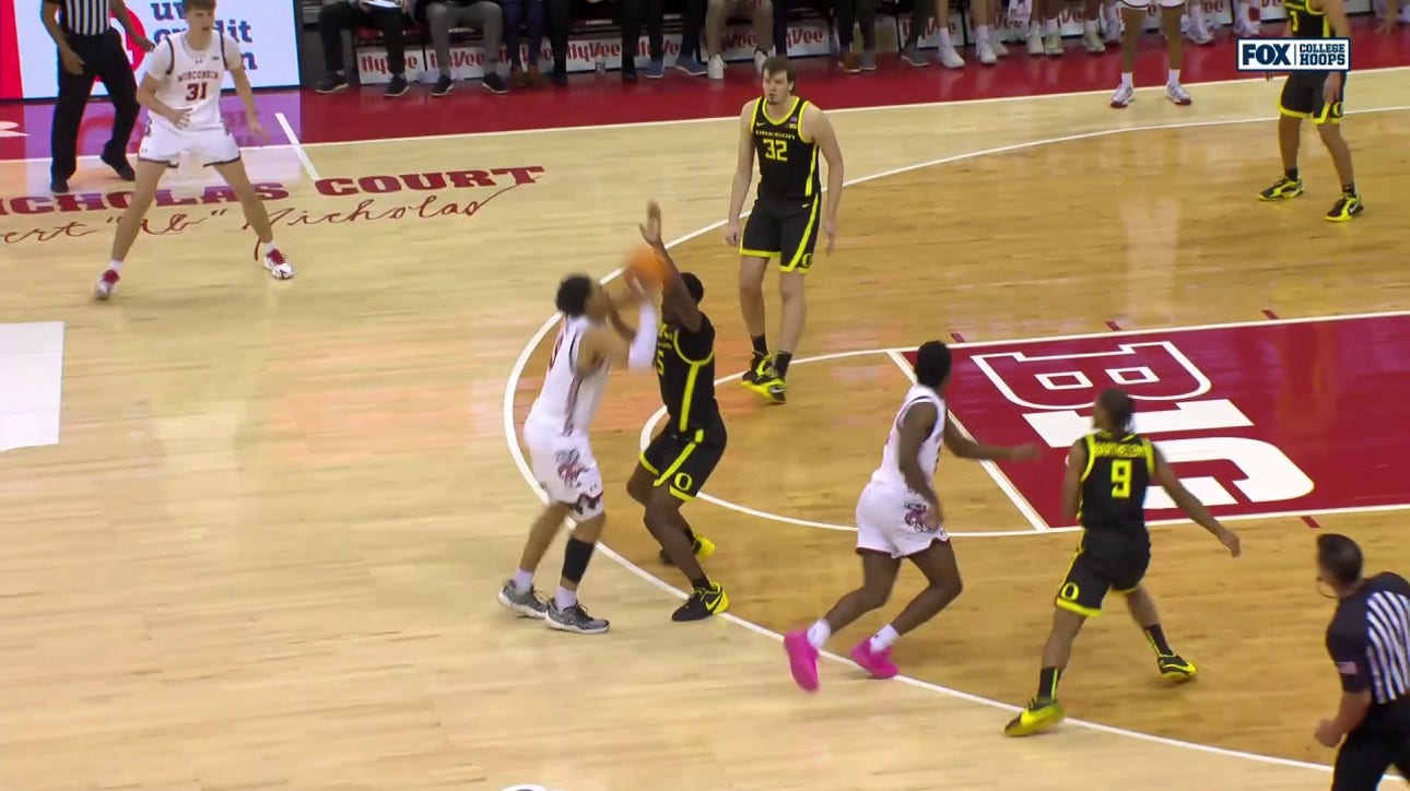 Oregon forces crucial stop to complete comeback win against Wisconsin