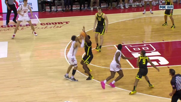 Oregon forces crucial stop to complete comeback win against Wisconsin