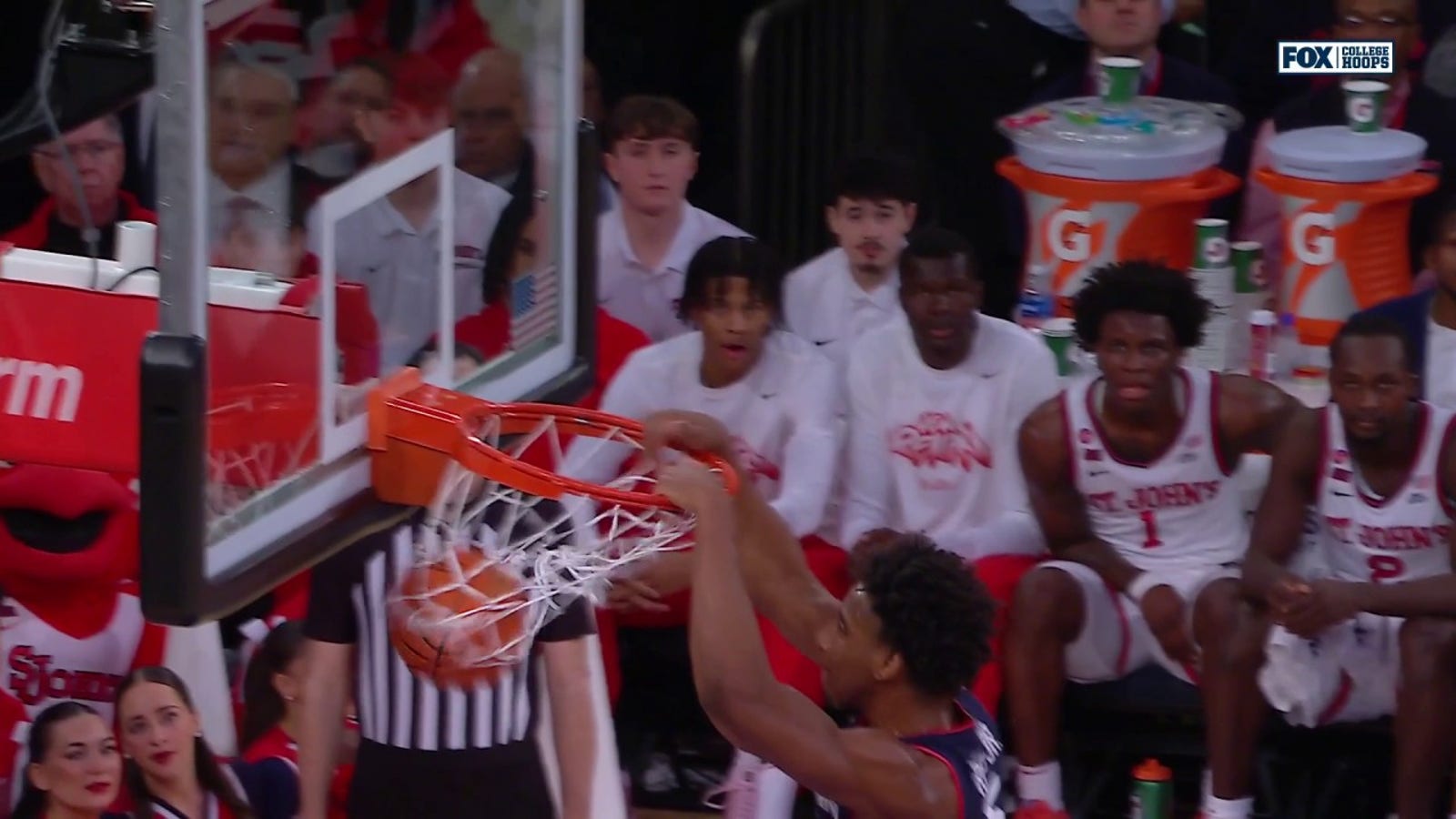 Tarris Reed Jr. throws down a two-handed slam, trimming UConn's deficit vs. St. John's