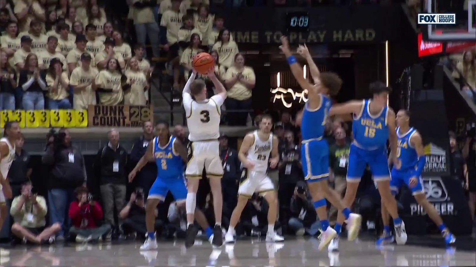 Braden Smith Menguras pull-up 3-pointer, memperluas keunggulan Purdue atas UCLA