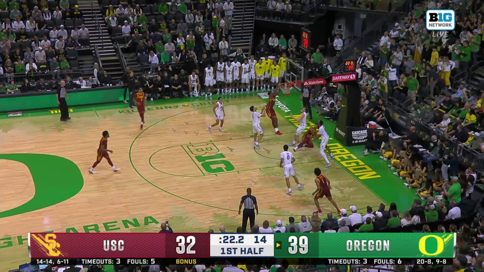 Rashaun Agee finishes putback dunk, shrinking USC's deficit vs. Oregon