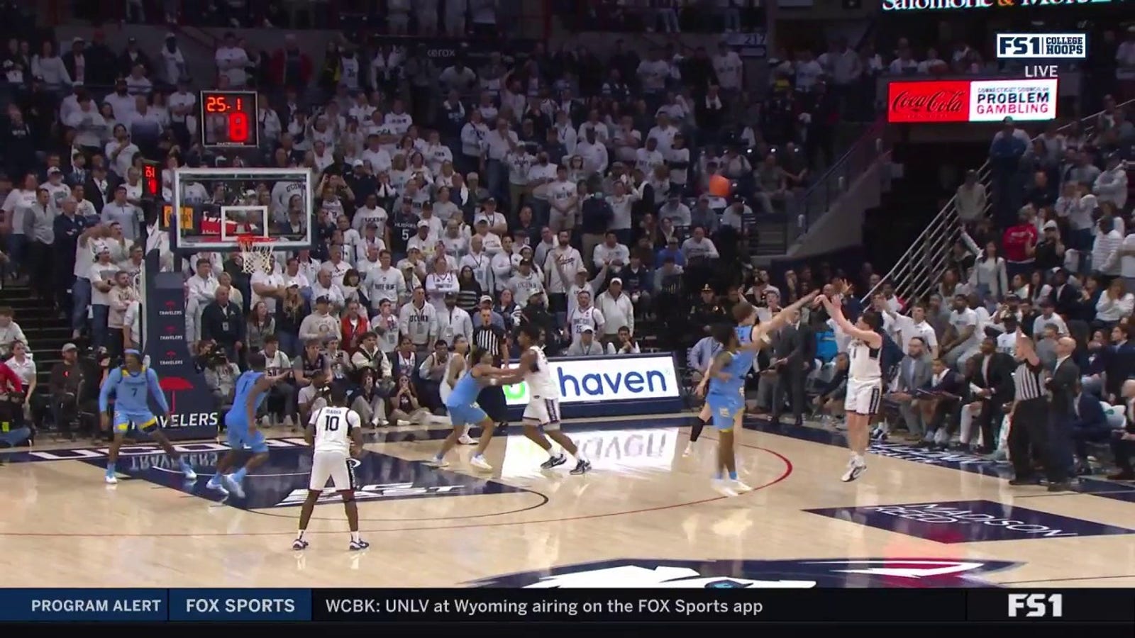 UConn's Alex Karaban menghabiskan kopling 3-pointer untuk membantu menyegel kemenangan atas Marquette No. 20