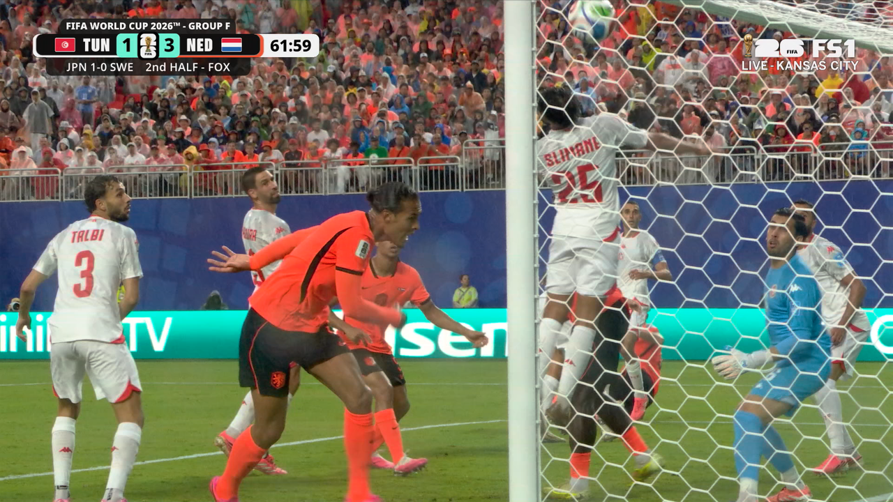 Netherlands' Jan Paul van Hecke scores header off corner vs Tunisia | 2026 FIFA World Cup™