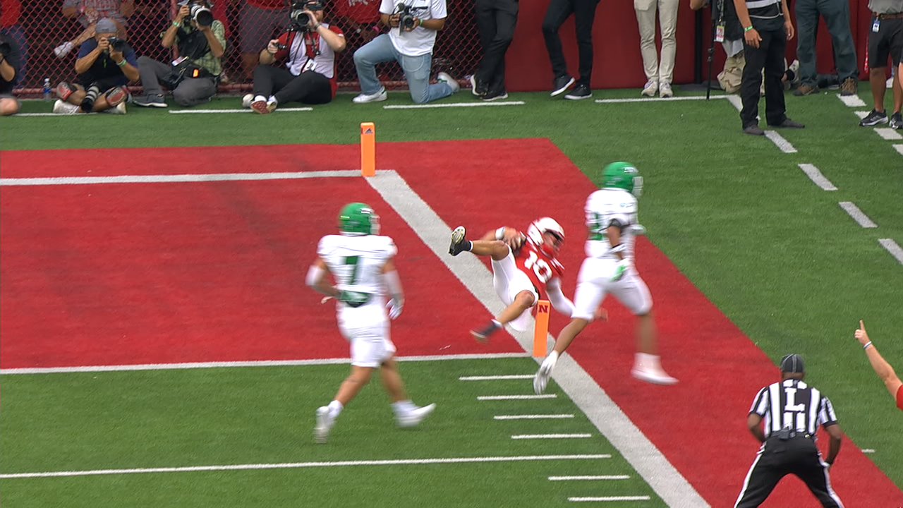 Nebraska's Anthony Colandrea scrambles for 10-yard TD, taking lead vs North Dakota