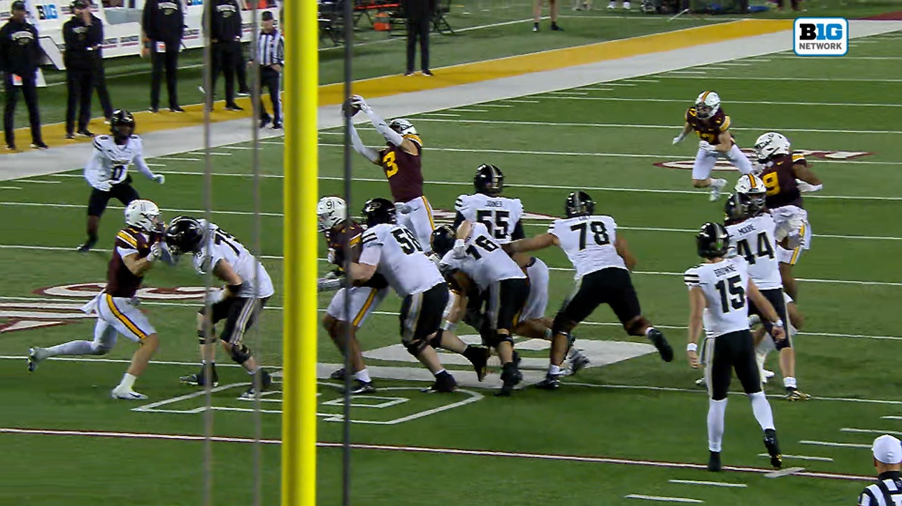 Minnesota's Koi Perich makes 27-yard pick-six, taking lead against Purdue