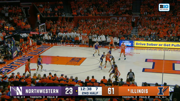 Keaton Wagler throws UP lob to Zvonimir Ivisic, extending Illinois' lead over Northwestern