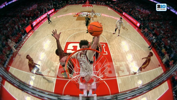 Nebraska's Braden Frager throws down dunk to extend lead over Oregon