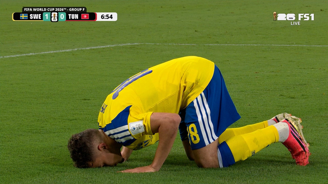 Yasin Ayari puts Sweden ahead with stunner from outside the box vs. Tunisia | 2026 FIFA World Cup™