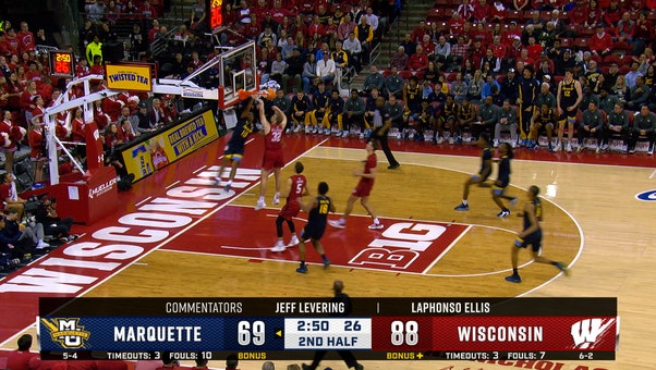 Marquette's Adrien Stephens throws down MONSTROUS fast-break dunk vs. Wisconsin