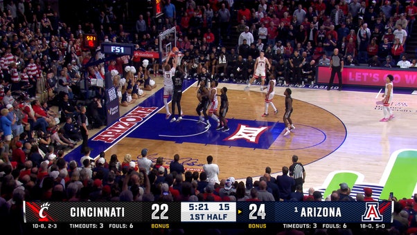 Jaden Bradley finds Motiejus Krivas for strong pick-and-roll dunk, extending Arizona's lead over Cincinnati 