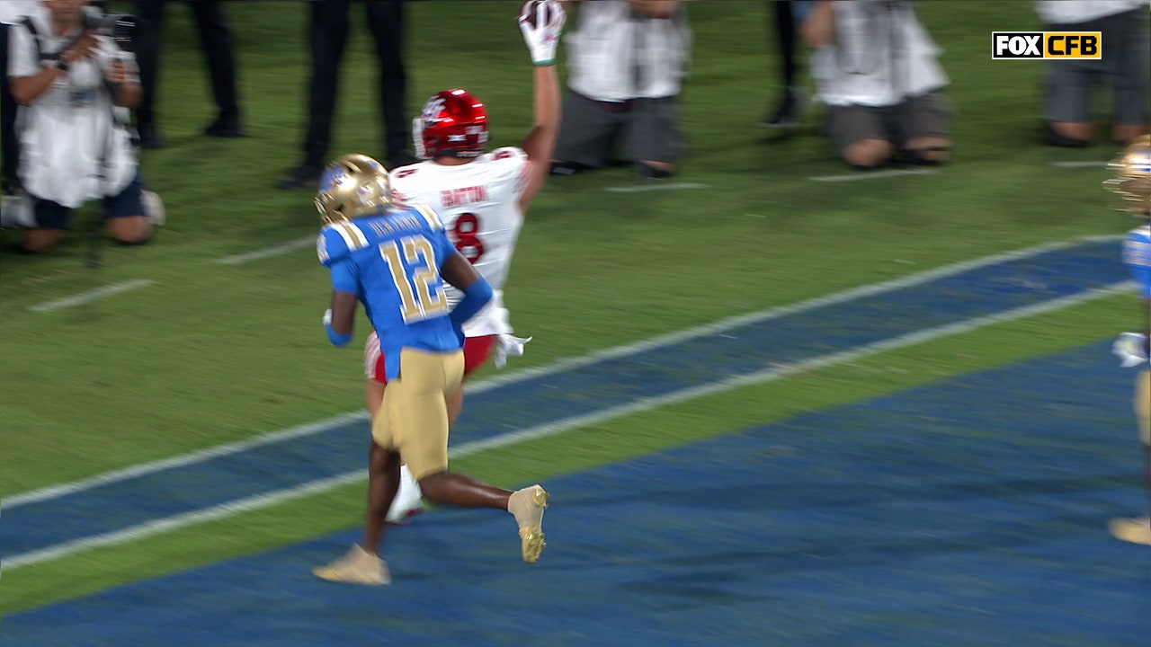 Utah's Devon Dampier throws 14-yard TD pass to Lander Barton, extending lead against UCLA