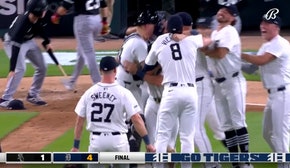 Jason Foley gets Andrew Vaughn to fly out, helping Tigers clinch a playoff berth as the Chicago White Sox lose a MLB record 121 games