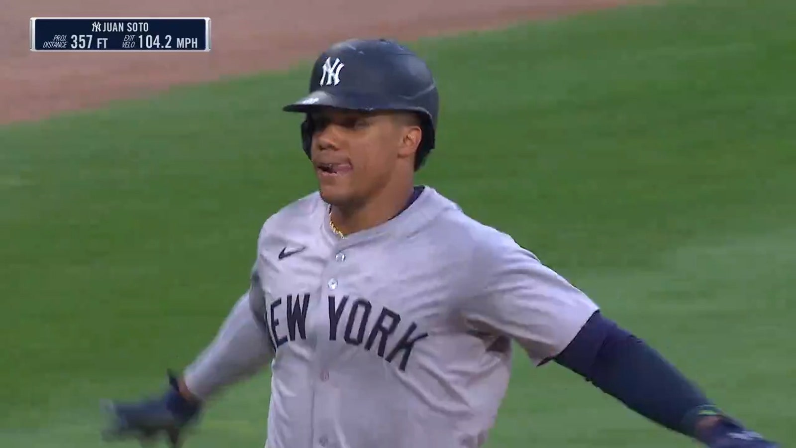 Juan Soto of the Yankees hits his fourth home run in just two days, this time a solo home run in the first inning against the White Sox.