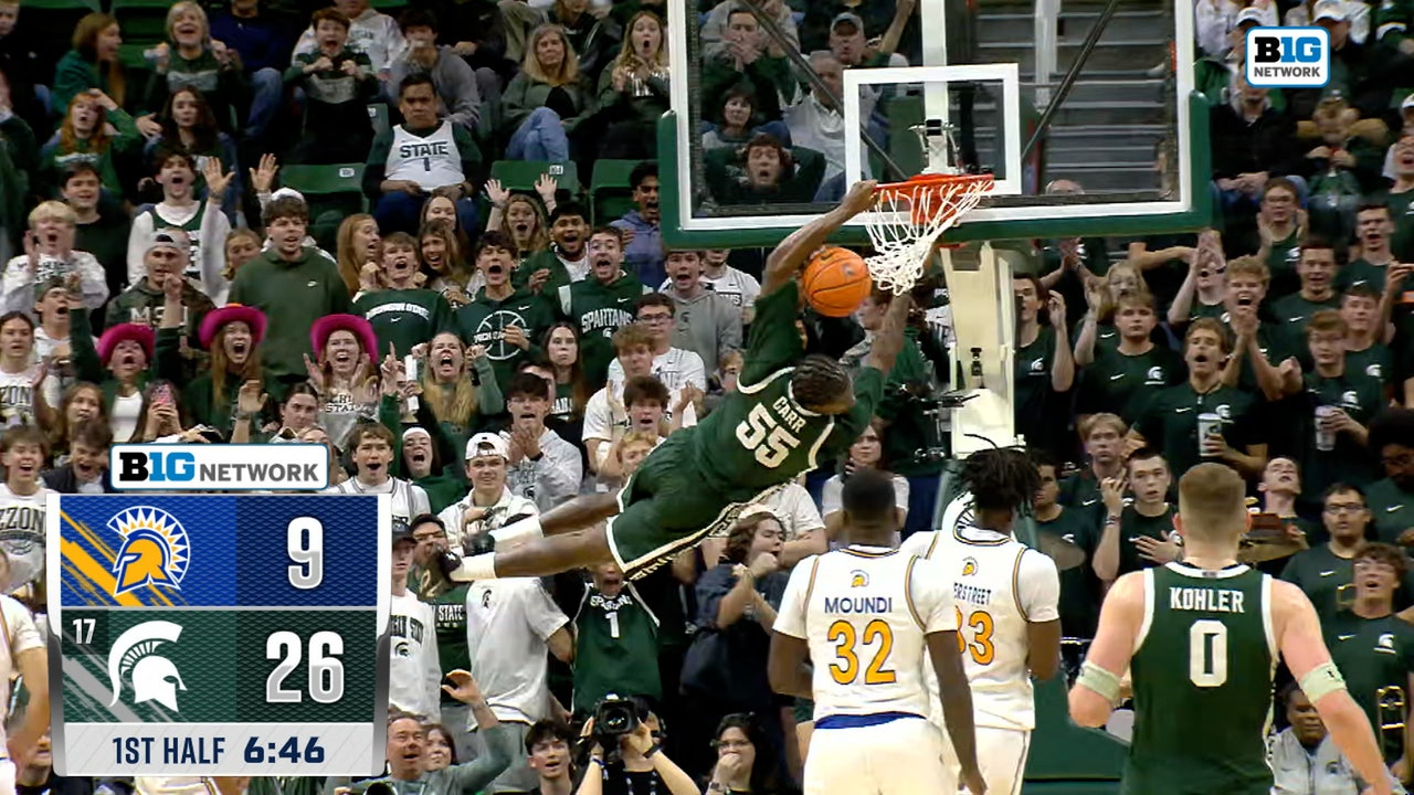 Michigan State's Jeremy Fears lobs it up to Coen Carr for MONSTER alley-oop vs. San José State