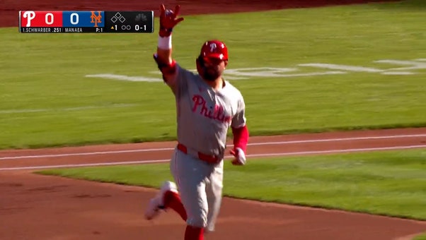 Kyle Schwarber BELTS a leadoff home run in Phillies' matchup against Mets