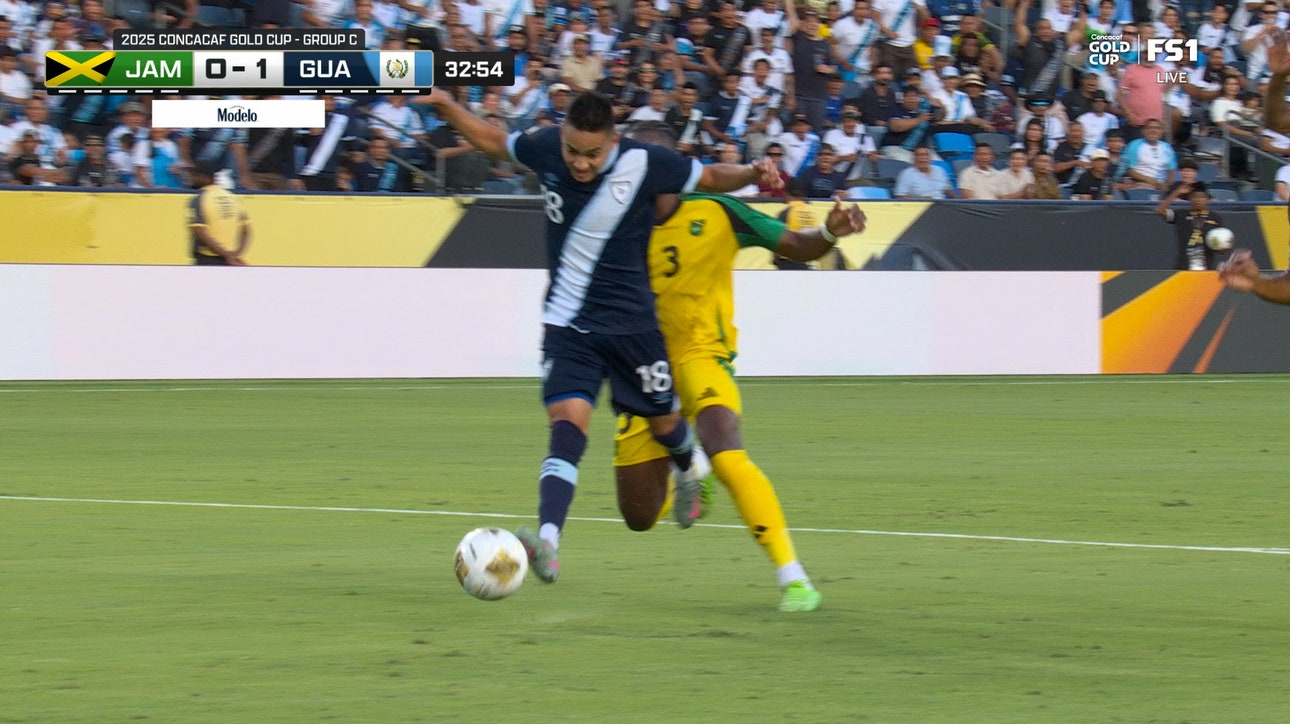 Oscar Santis scores incredible goal, giving Guatemala 1-0 lead over Jamaica